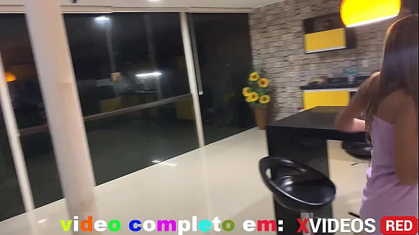 novinha pediu pizza e convidou o motoboy entregador pra comer e ele acabou comendo outra coisa (completo XVIDEOS RED)
