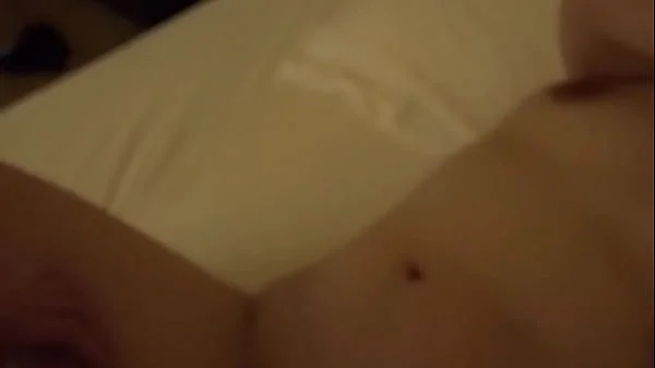 巨乳の人妻。黒髪日本人美女。フェラとパイパンに中出しセックス。無修正