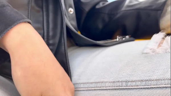 Public lesbian sex in amusement park (real)