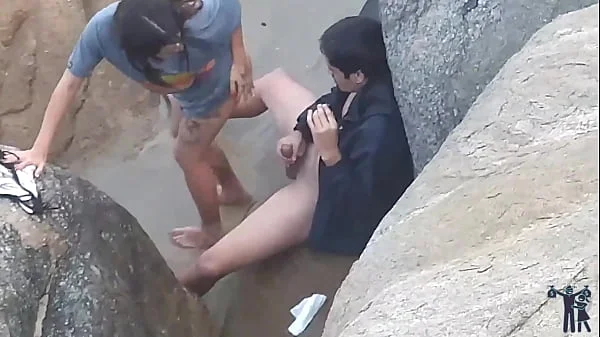Levei a namorada na praia para ter uma linda vista, só não disse qual