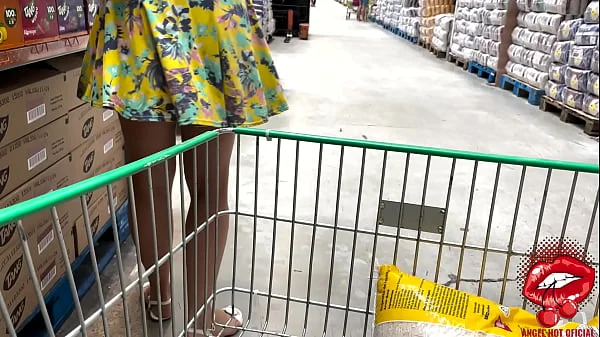 MOSTROU O CU E O PEITO NO MERCADO E DEU O CU PRO FUNCIONARIO DENTRO DO MERCADO