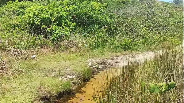 Fui na praia de nudismo chupara a rola grande do negão safado