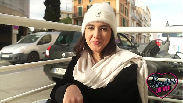 Lena Coxx en veut encore, et cette fois, avec deux mecs