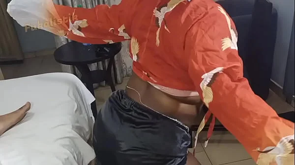 Wiggling and twerking for my rich boyfriend