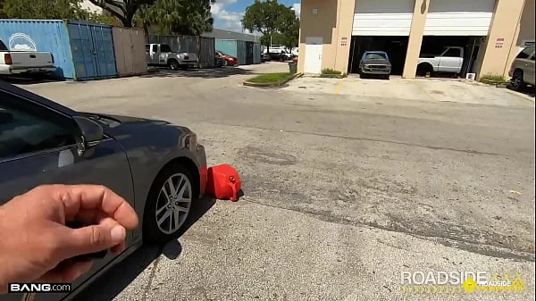 Roadside - Hot Thick Latina Fucks Car Mechanic For Discount