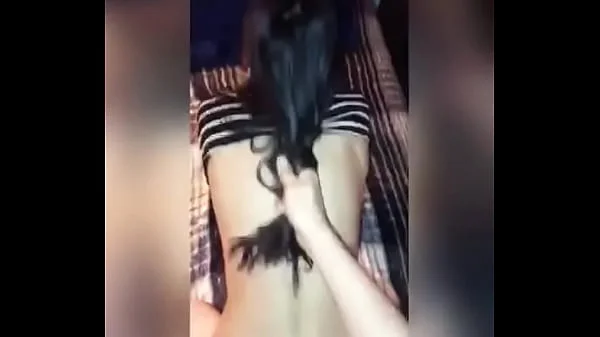 FOLLANDO DURO a Jovencita MEXICANA en la PRIMERA Cita, Después de unas Copas se DEJA GRABAR y COGER ! Le Gusta que le Jalen el PELO y le den NALGADAS! Sexo Casero Real!