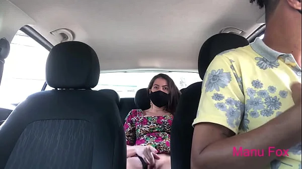 Provoquei o motorista do uber até ele me fazer gozar