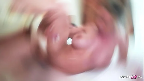 Harter Amateur Gangbang im Hotel - Deutsche MILF Manu Magnum besamt