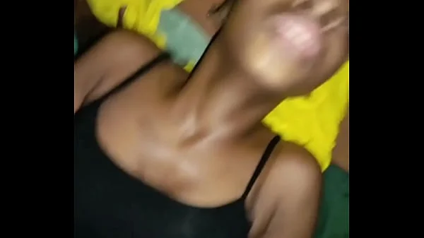 Ebony teen screaming from 12inch