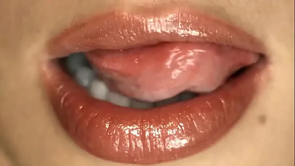 Hot blonde cougar gives her diriver a tip of a lifetime