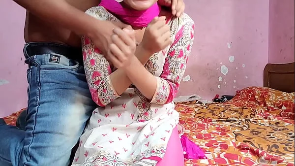 भाभी की खूबसूरती देकर बाजू वाले अंकल का मन नहीं माना तो चोद दिया